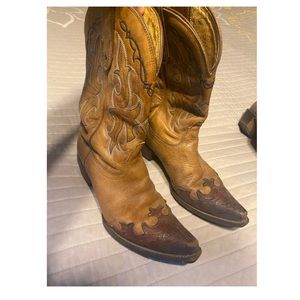 Tony Lama womens boots. Still in great shape and not worn very much.